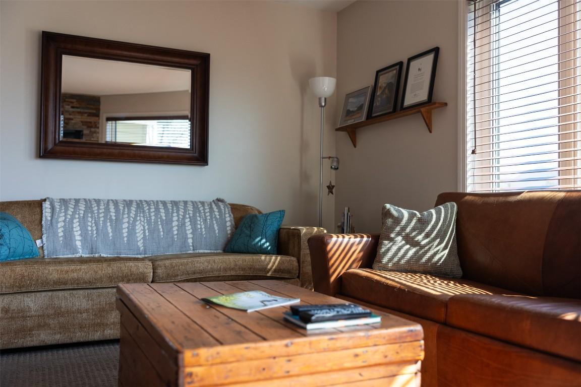 121-4559 Timberline Crescent, Fernie, BC - Indoor Photo Showing Living Room