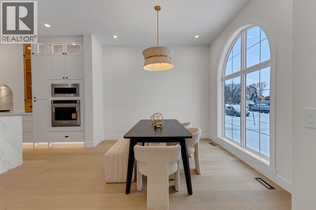 2518 20 Street Sw, Calgary, AB - Indoor