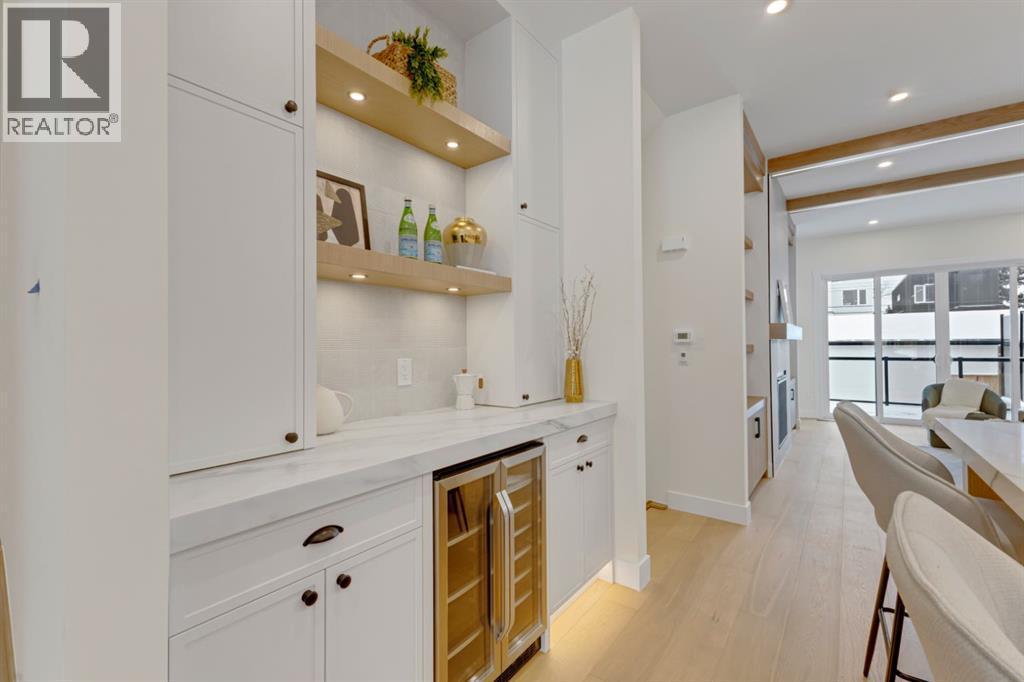 2518 20 Street Sw, Calgary, AB - Indoor Photo Showing Other Room