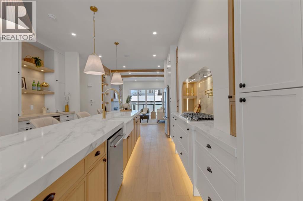 2518 20 Street Sw, Calgary, AB - Indoor Photo Showing Kitchen