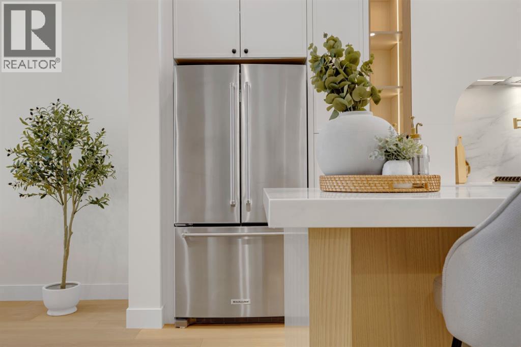 2518 20 Street Sw, Calgary, AB - Indoor