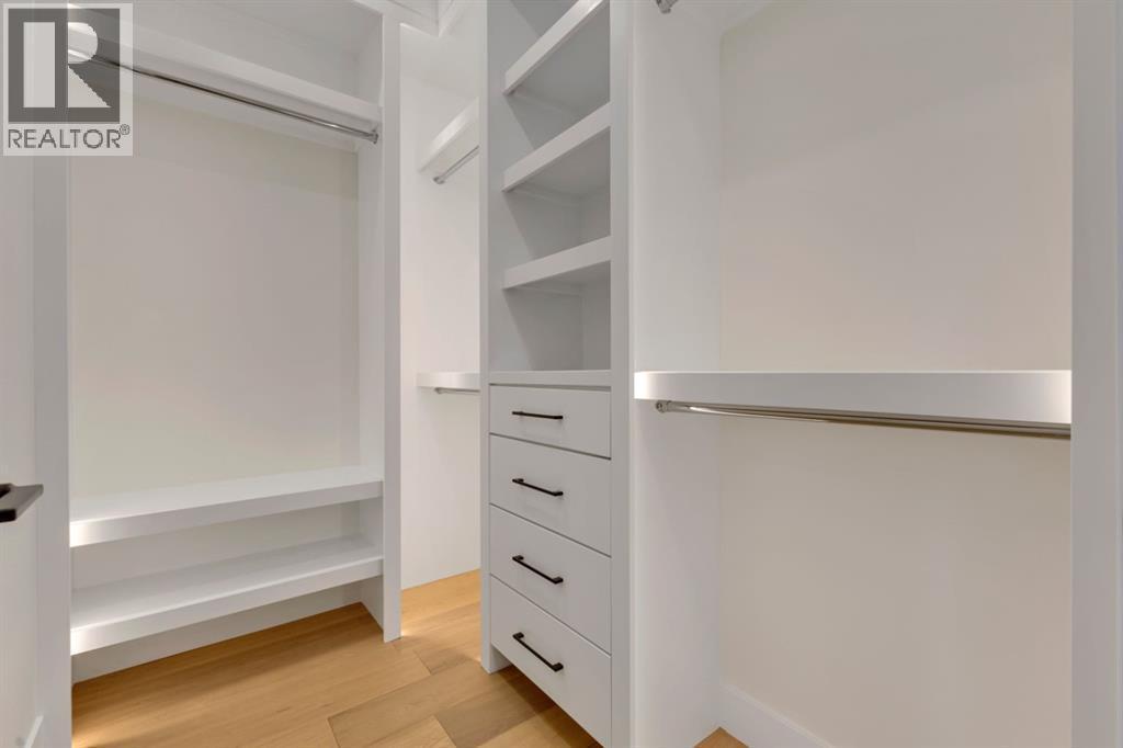 2518 20 Street Sw, Calgary, AB - Indoor