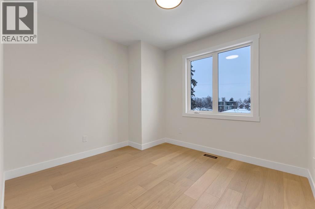 2518 20 Street Sw, Calgary, AB - Indoor Photo Showing Other Room
