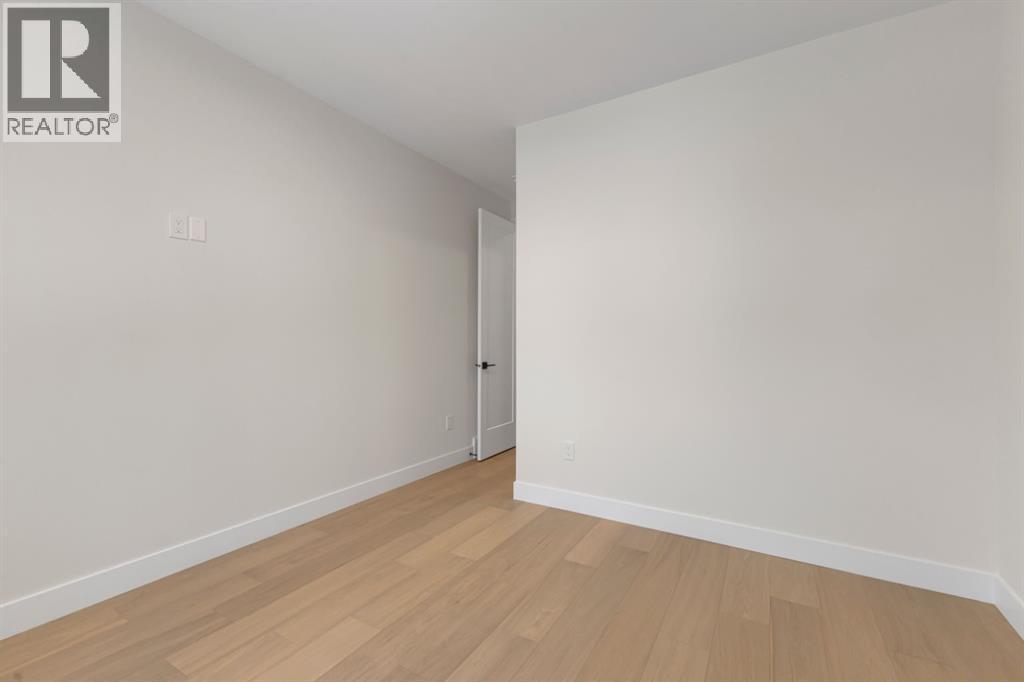 2518 20 Street Sw, Calgary, AB - Indoor Photo Showing Other Room