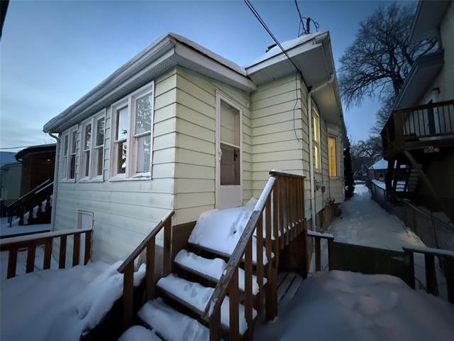 158 Kitson St, Winnipeg, MB