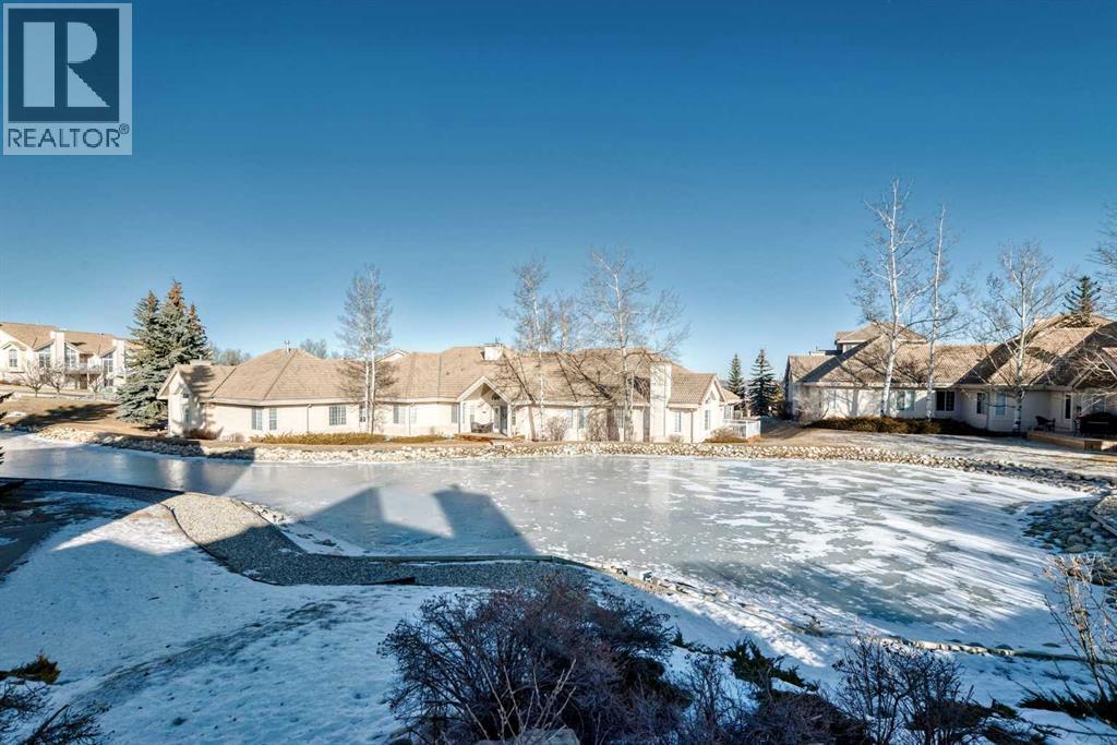 Central pond and park - 1906 Patterson View Sw, Calgary, AB - Outdoor