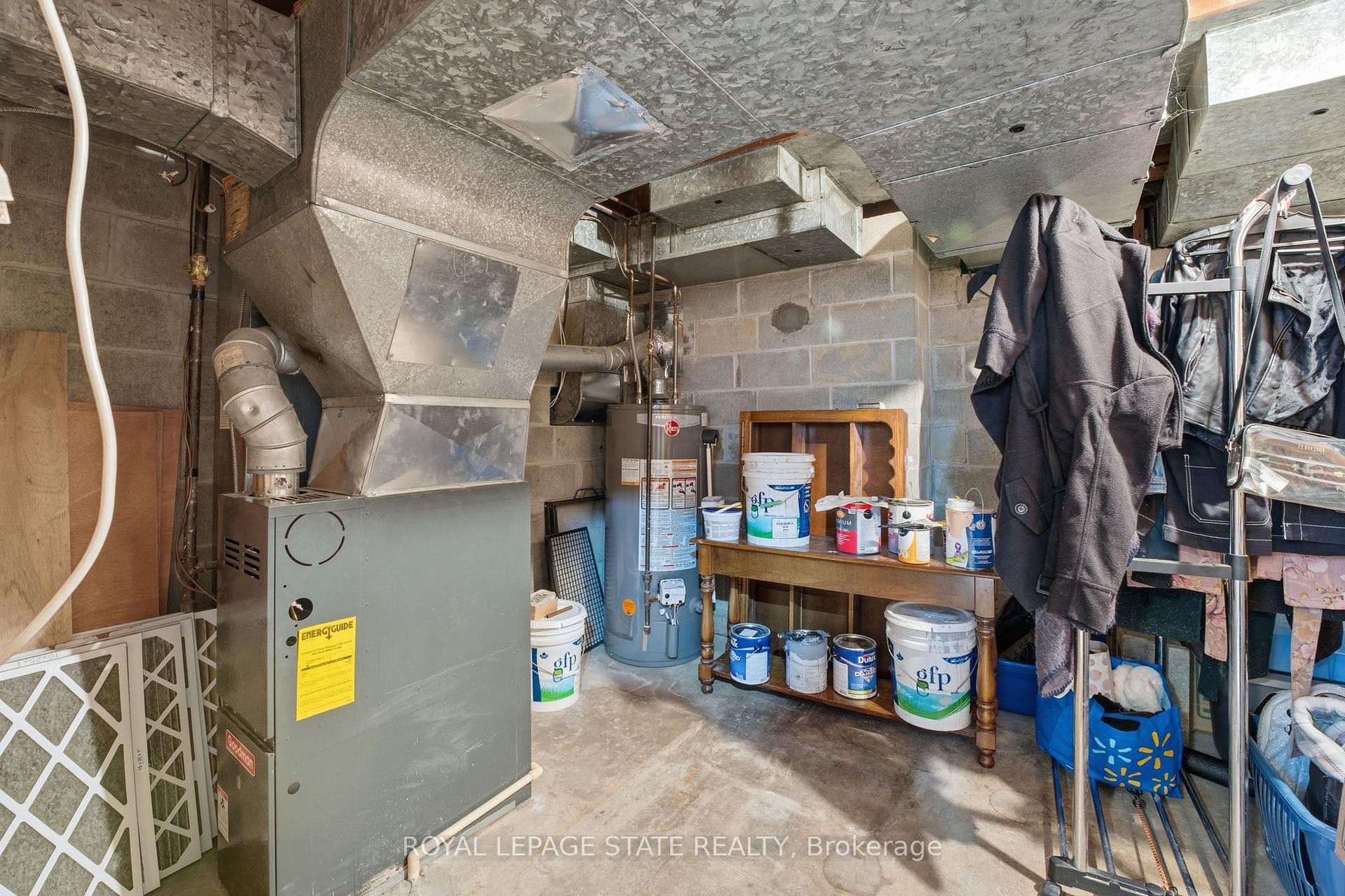 473 Mohawk Road W, Hamilton, ON - Indoor