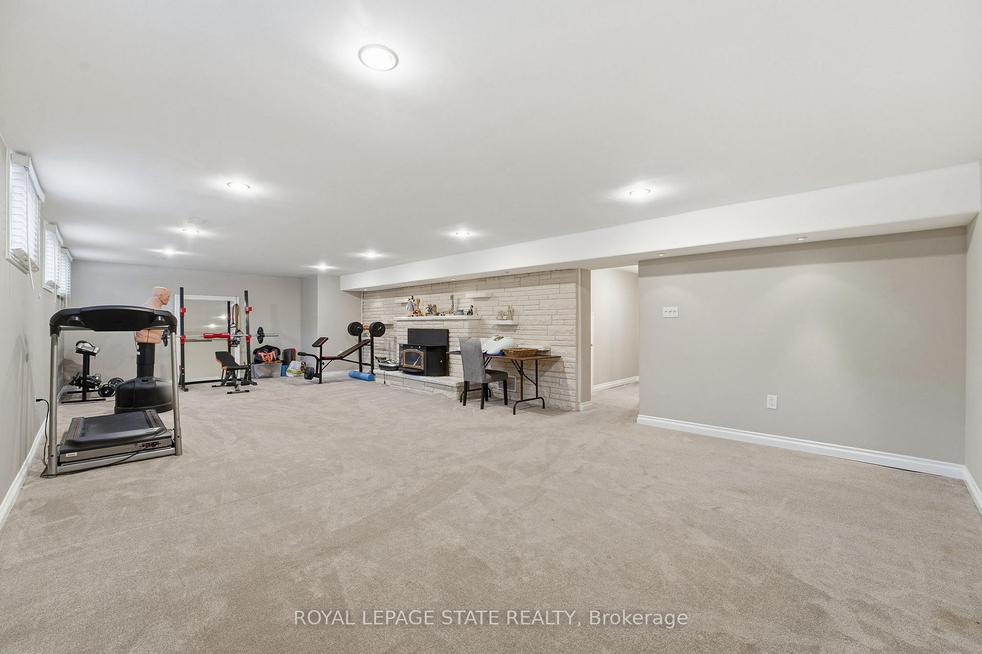 473 Mohawk Road W, Hamilton, ON - Indoor