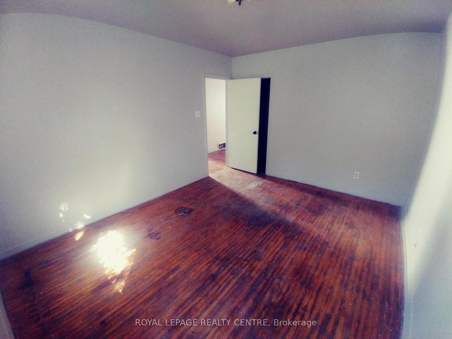 1534 Cawthra Road, Mississauga, ON