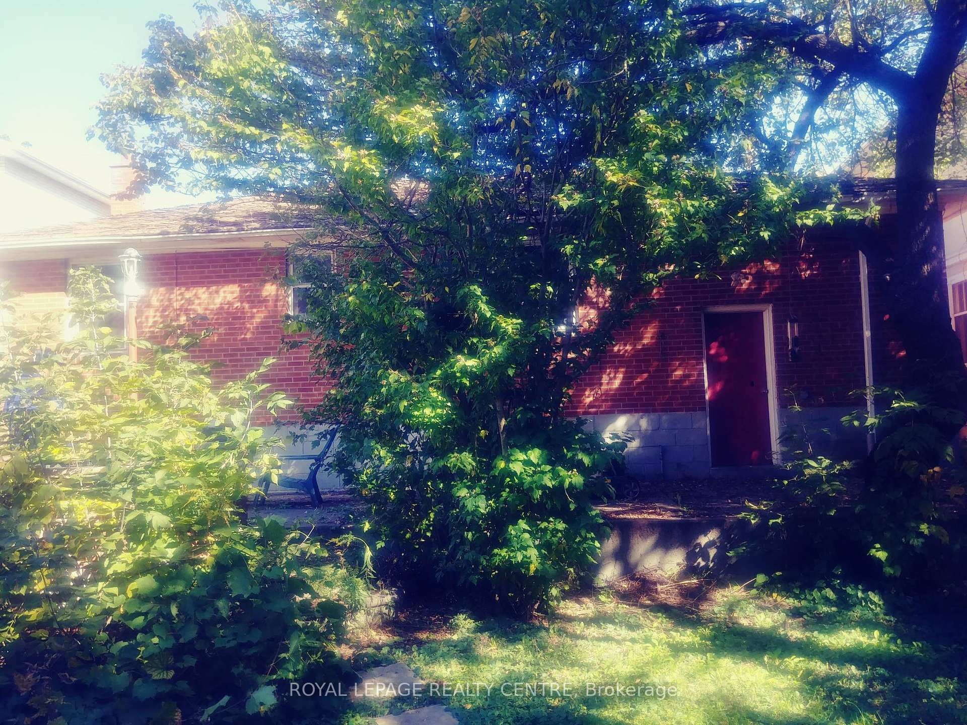 1534 Cawthra Road, Mississauga, ON