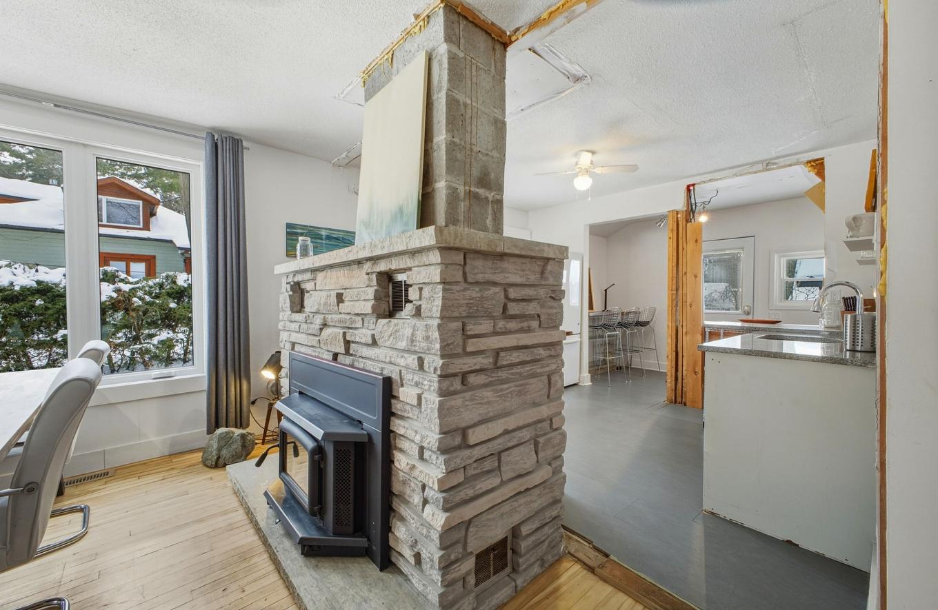 Autre - 33 Rue Saratoga, Gatineau (Aylmer), QC - Indoor With Fireplace