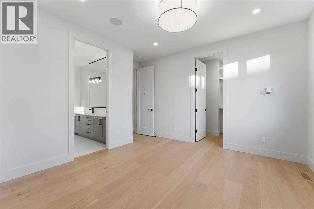 631 55 Avenue Sw, Calgary, AB - Indoor Photo Showing Other Room