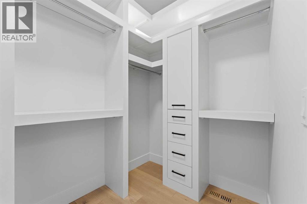 631 55 Avenue Sw, Calgary, AB - Indoor