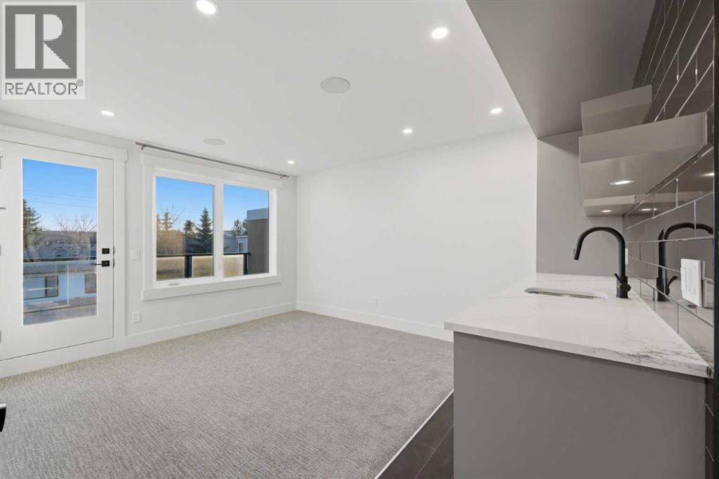 631 55 Avenue Sw, Calgary, AB - Indoor