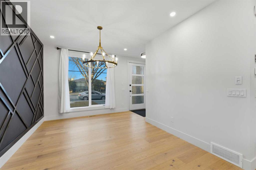 631 55 Avenue Sw, Calgary, AB - Indoor Photo Showing Other Room