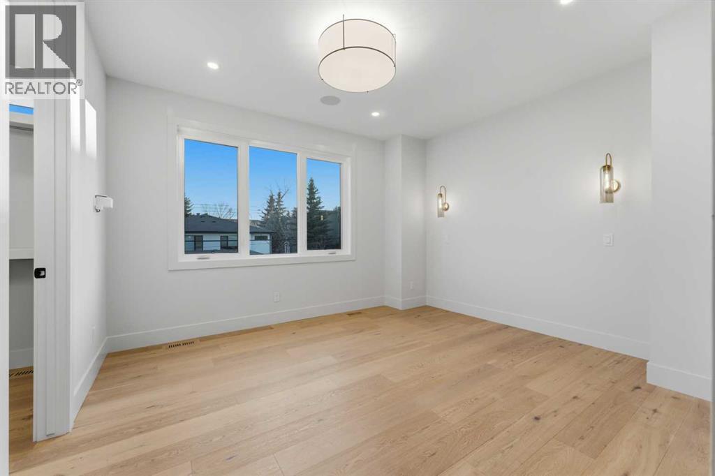 631 55 Avenue Sw, Calgary, AB - Indoor Photo Showing Other Room