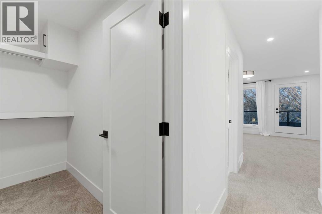 631 55 Avenue Sw, Calgary, AB - Indoor