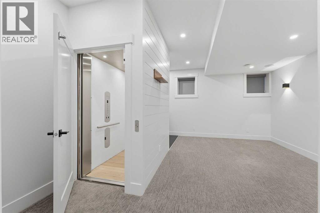 631 55 Avenue Sw, Calgary, AB - Indoor Photo Showing Other Room