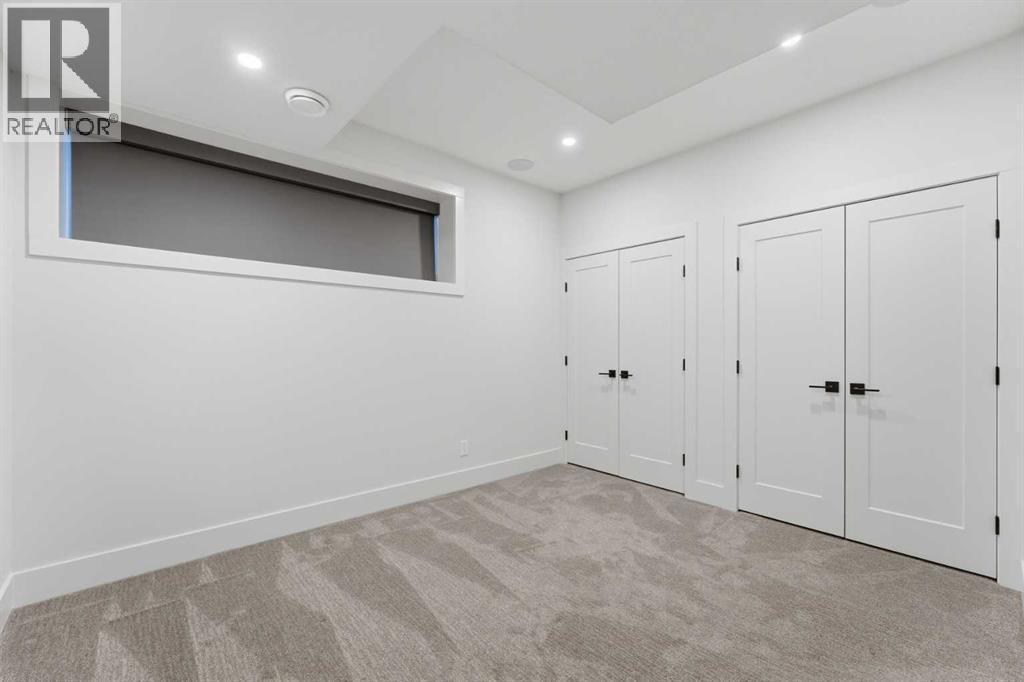 631 55 Avenue Sw, Calgary, AB - Indoor Photo Showing Other Room