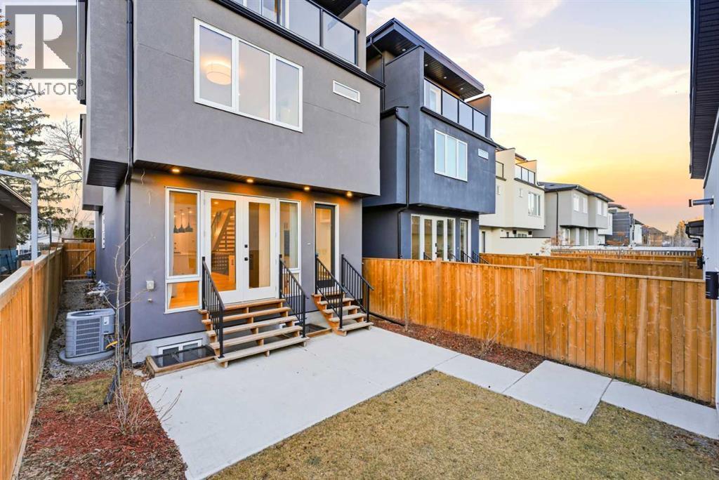 631 55 Avenue Sw, Calgary, AB - Outdoor With Exterior