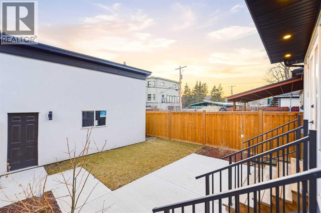 631 55 Avenue Sw, Calgary, AB - Outdoor With Exterior