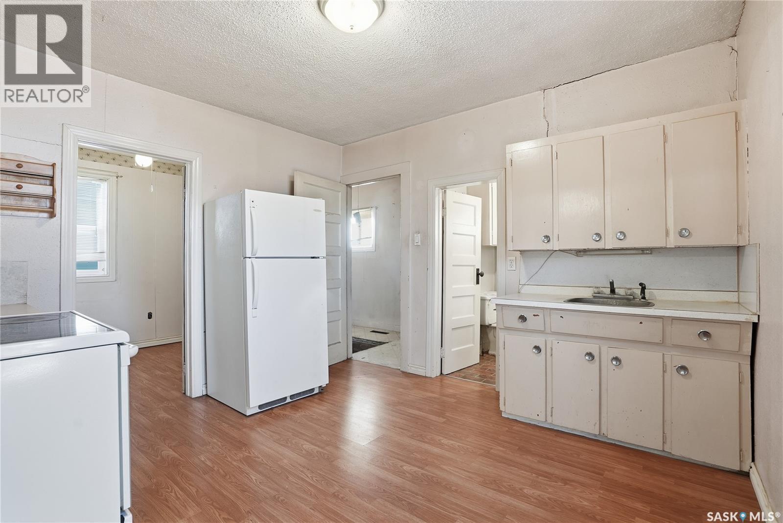 308 1St Street E, Delisle, SK - Indoor