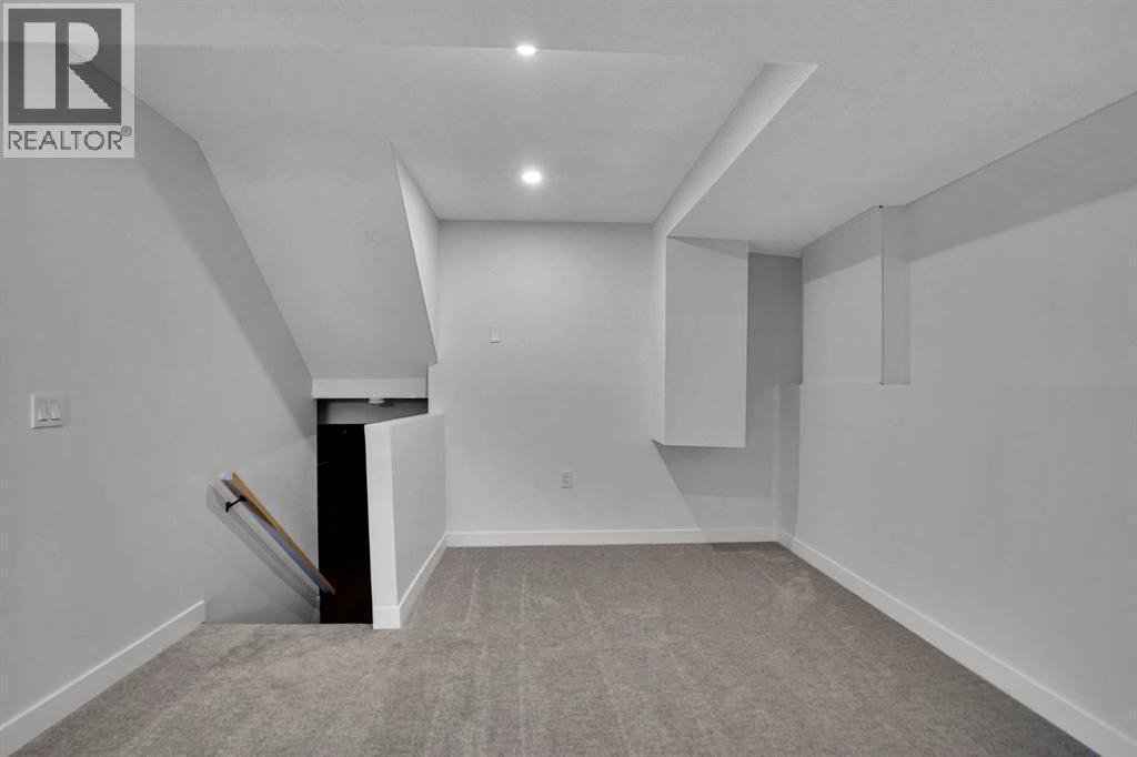 96 Covington Road Ne, Calgary, AB - Indoor Photo Showing Other Room