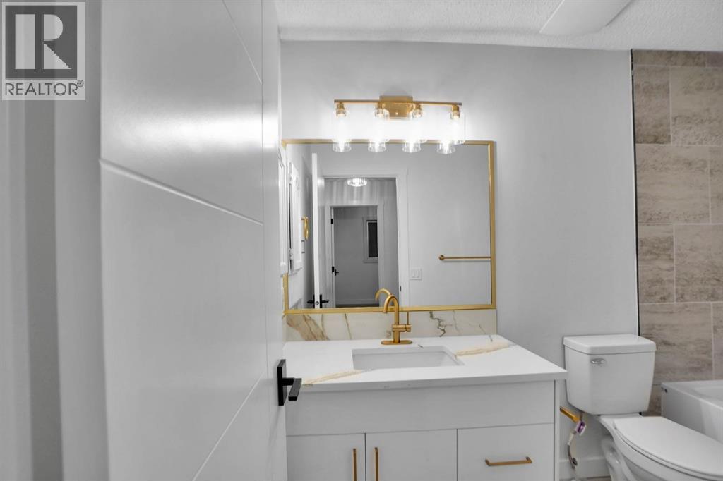 96 Covington Road Ne, Calgary, AB - Indoor Photo Showing Bathroom