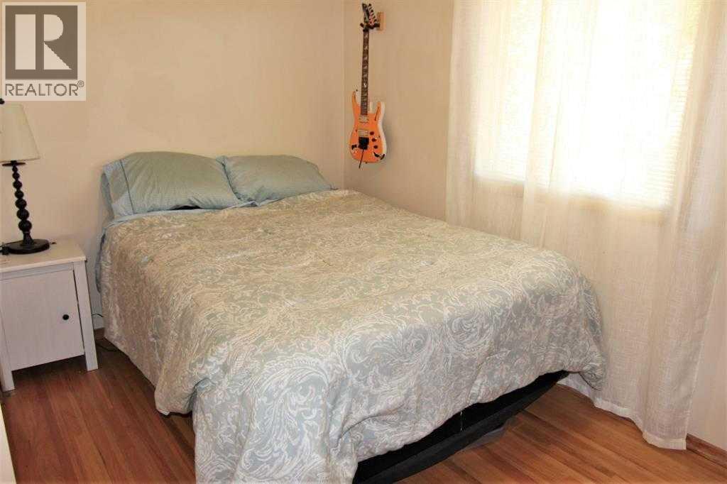 7504 39 Avenue Nw, Calgary, AB