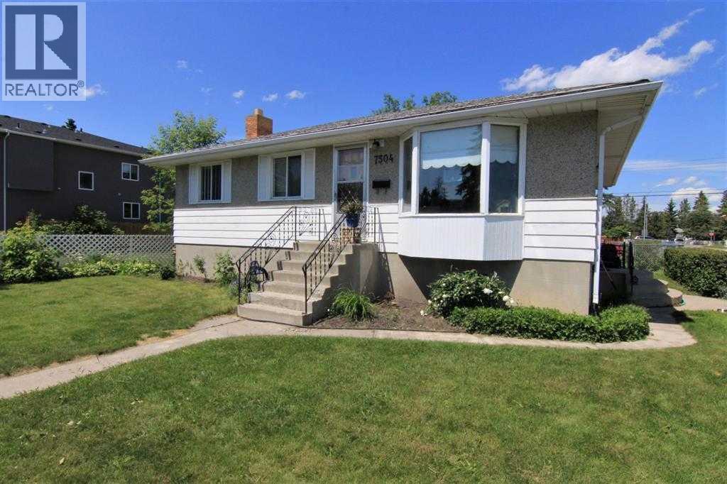 7504 39 Avenue Nw, Calgary, AB