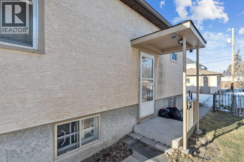 450 34 Avenue Nw, Calgary, AB - Outdoor With Exterior