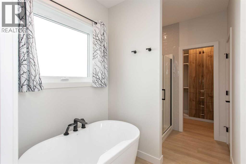 12 Emmett Crescent, Red Deer, AB - Indoor Photo Showing Bathroom