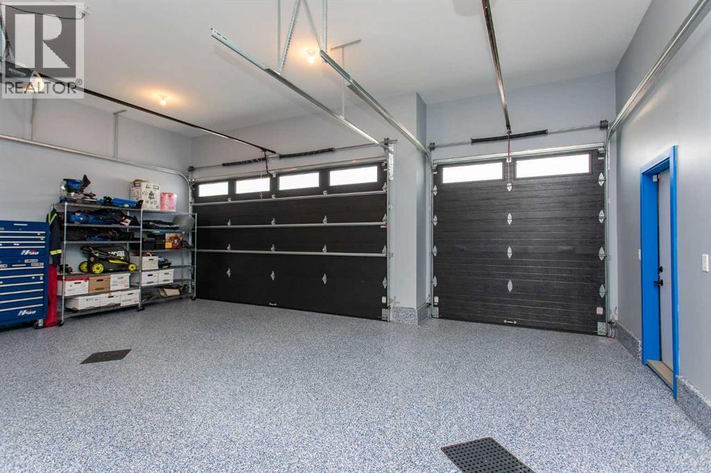 12 Emmett Crescent, Red Deer, AB - Indoor Photo Showing Garage