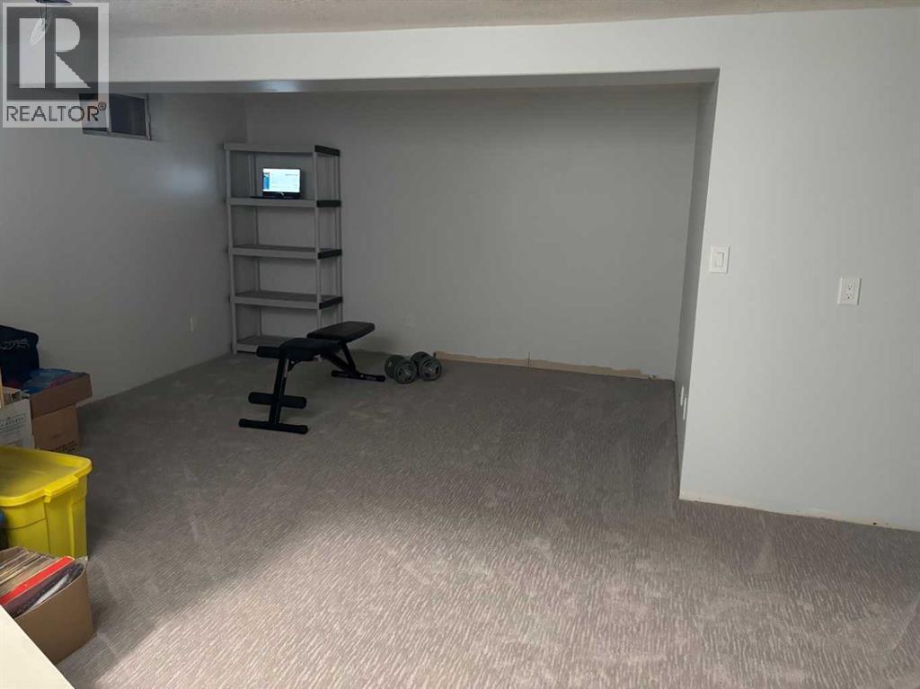 40 Bernard Way Nw, Calgary, AB - Indoor