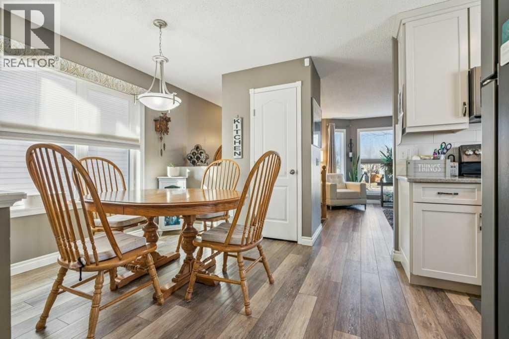 11 Somervale Drive Sw, Calgary, AB - Indoor Photo Showing Dining Room