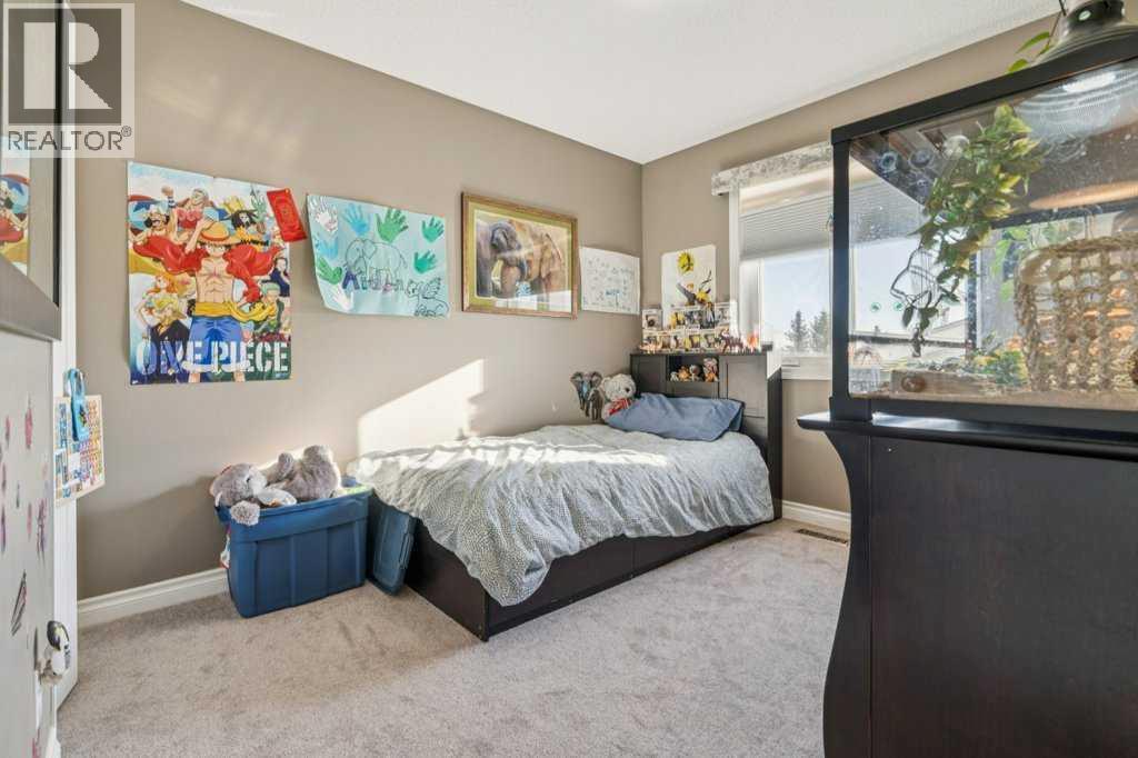 11 Somervale Drive Sw, Calgary, AB - Indoor Photo Showing Bedroom