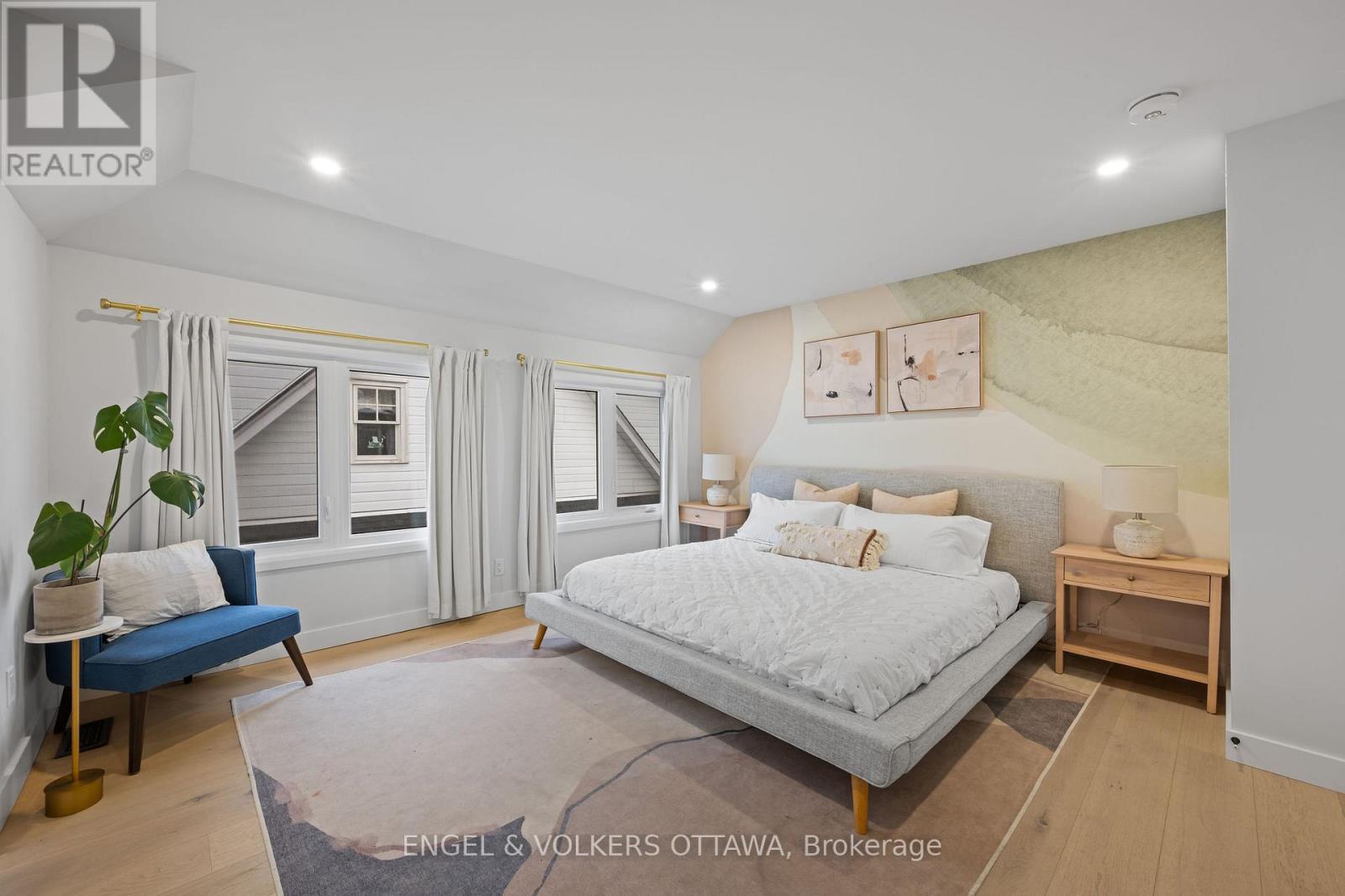 Primary bedroom - 22 Harvard Avenue, Ottawa, ON - Indoor Photo Showing Bedroom