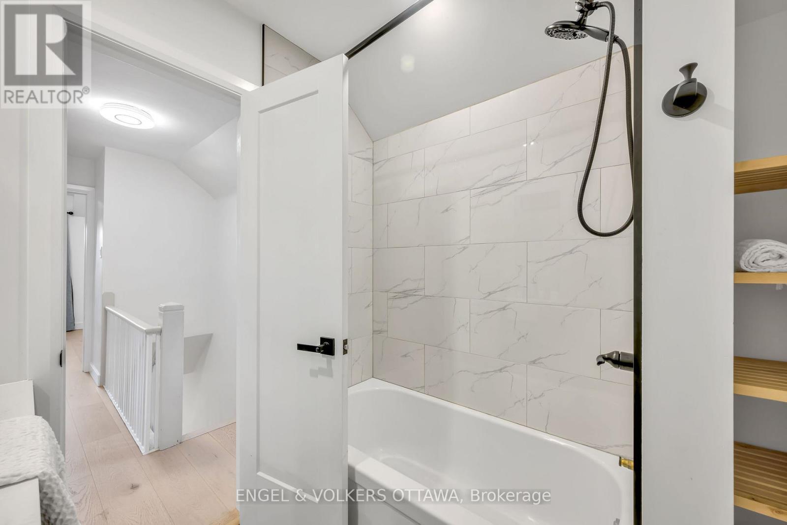 22 Harvard Avenue, Ottawa, ON - Indoor Photo Showing Bathroom