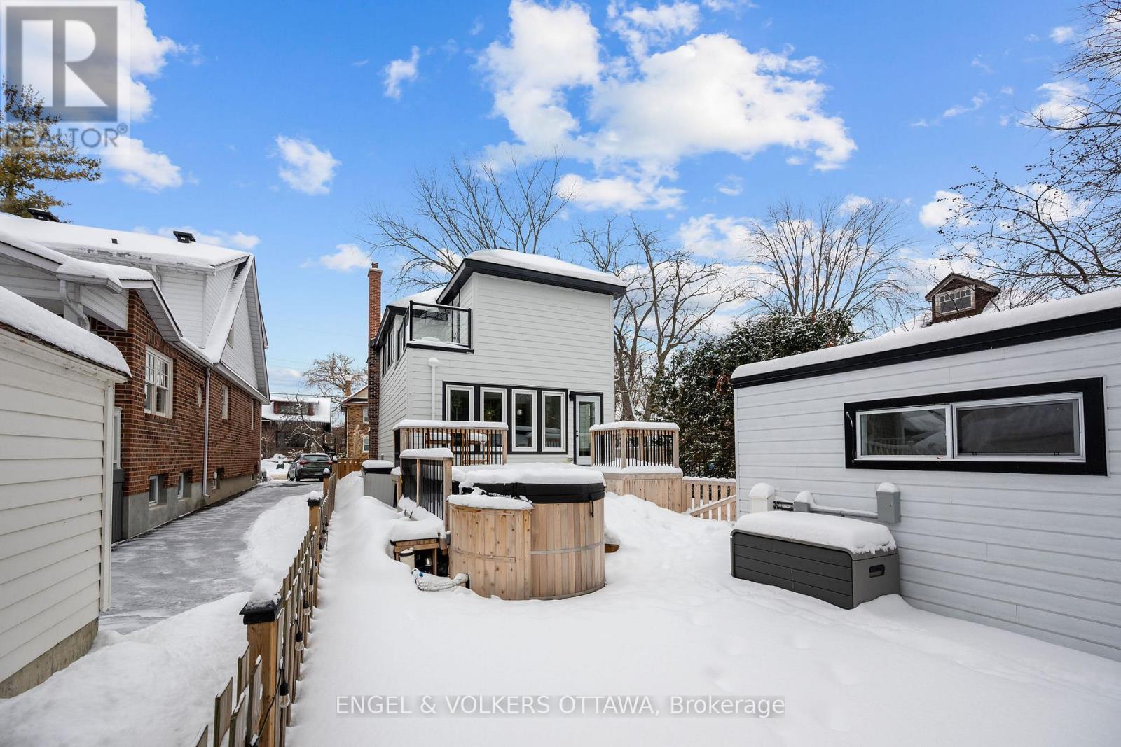 Hot tub - 22 Harvard Avenue, Ottawa, ON - Outdoor With Exterior