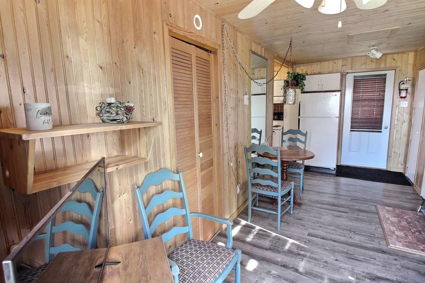 Coin-repas - 1116 Ch. De La Baie-Solitaire, Rouyn-Noranda, QC - Indoor Photo Showing Other Room