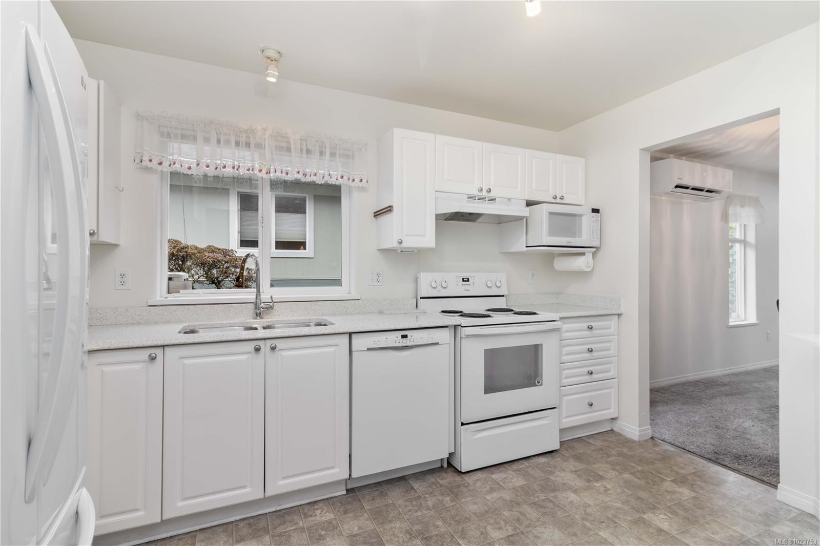 10-126 Hallowell Rd, View Royal, BC