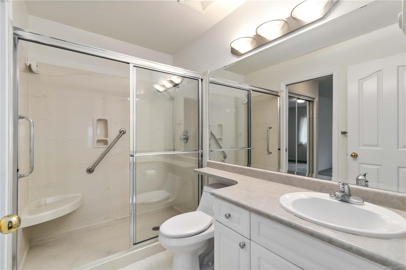 10-126 Hallowell Rd, View Royal, BC