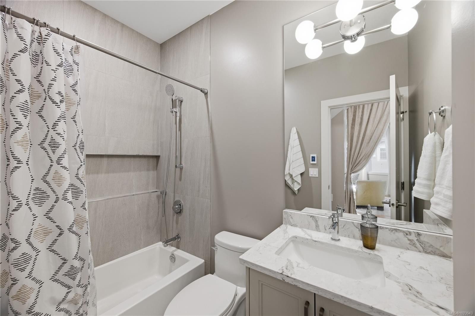 525 Sumas St, Victoria, BC