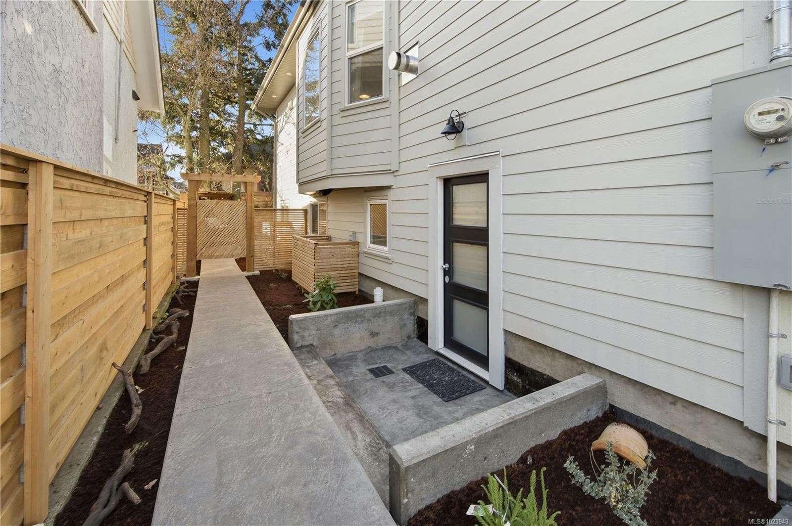 525 Sumas St, Victoria, BC