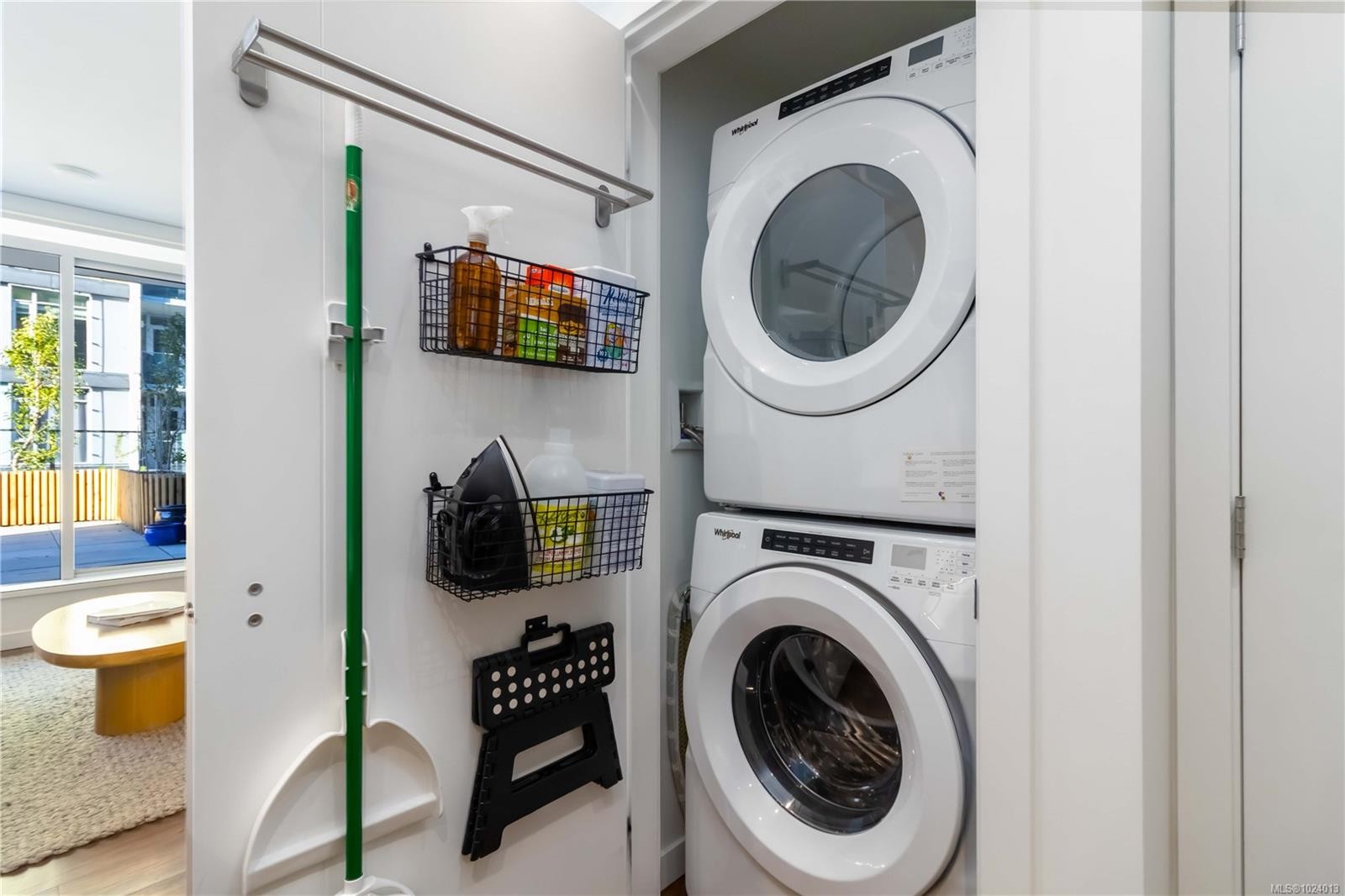 308-369 Tyee Rd, Victoria, BC - Indoor Photo Showing Laundry Room