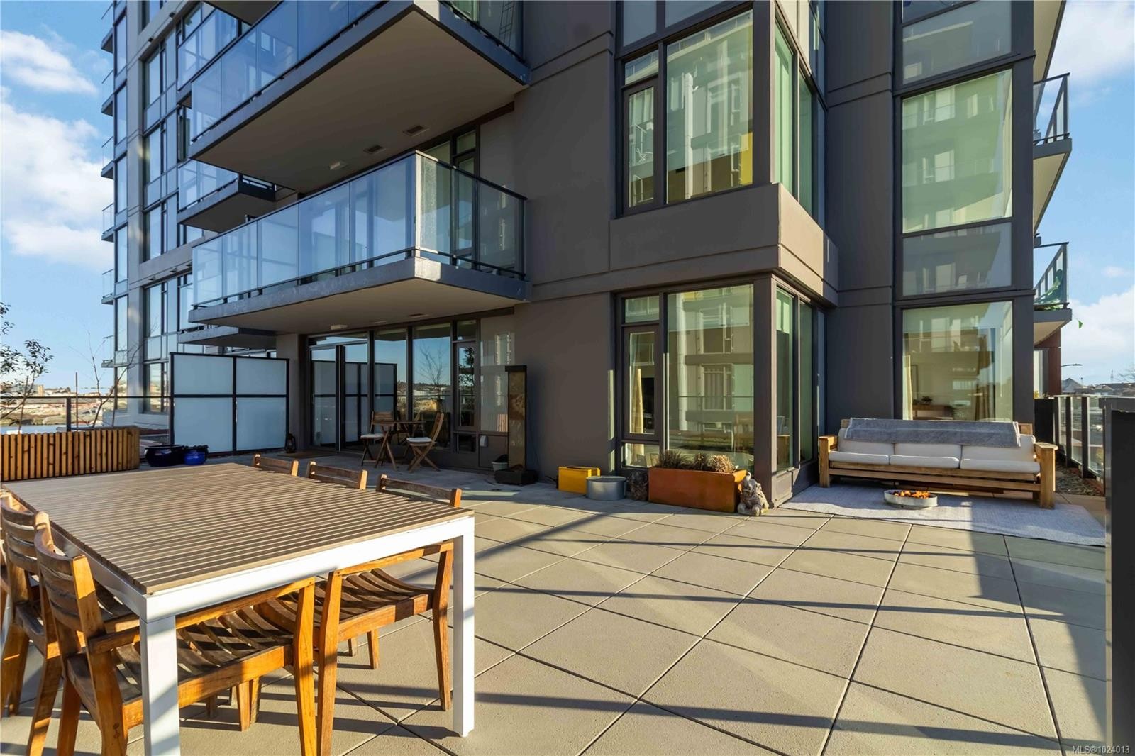 308-369 Tyee Rd, Victoria, BC - Outdoor With Exterior