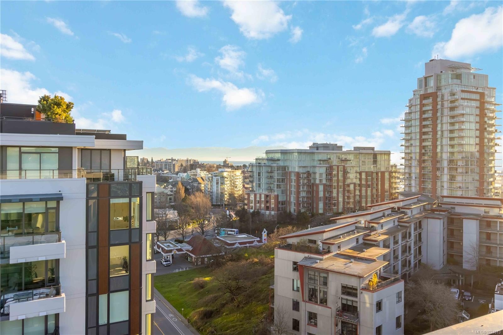 308-369 Tyee Rd, Victoria, BC - Outdoor