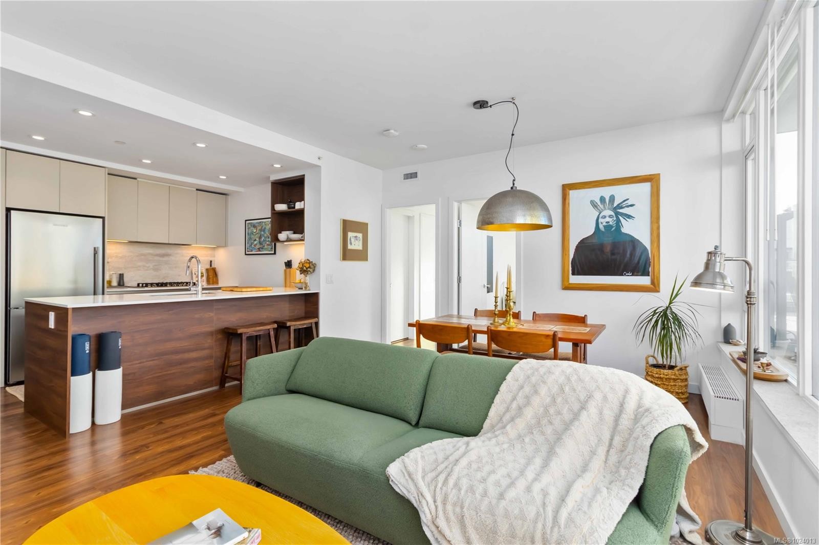 308-369 Tyee Rd, Victoria, BC - Indoor Photo Showing Other Room