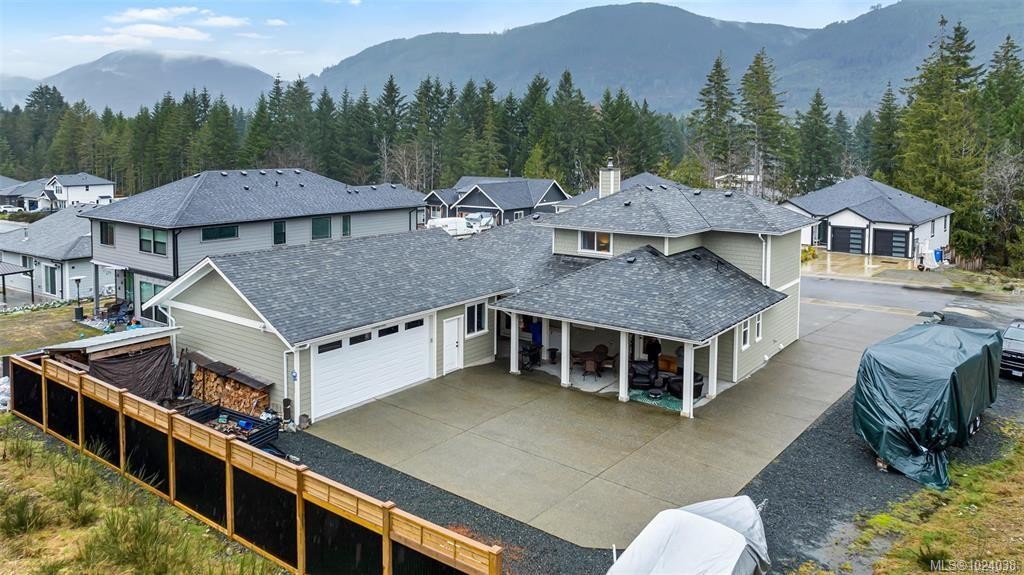 168 Edgewood Dr, Lake Cowichan, BC