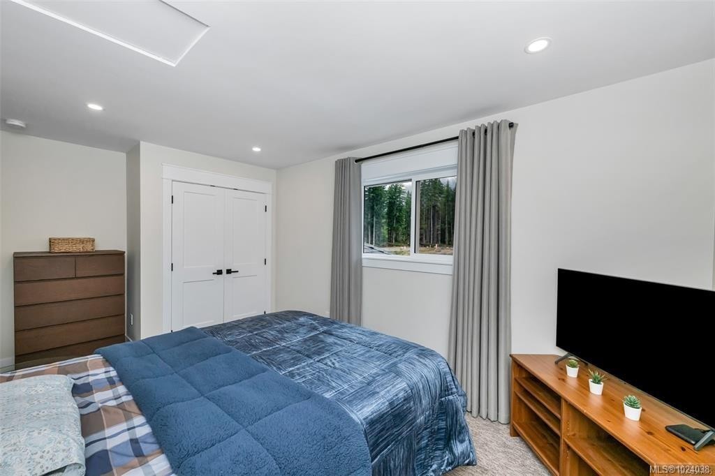 168 Edgewood Dr, Lake Cowichan, BC